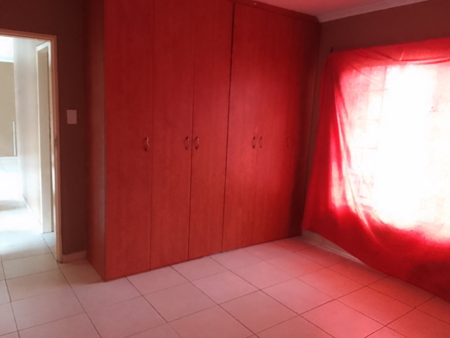 To Let 3 Bedroom Property for Rent in Oos Einde North West